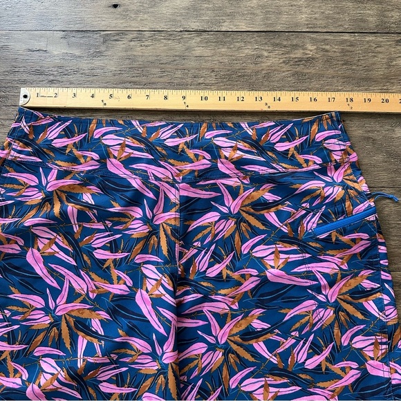 Patagonia Womens size 14 Stretch Hydropeak Boardshorts Swimwear Floral Blue - Picture 7 of 10